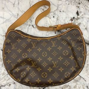 Louis Vuitton shoulder saddle bag